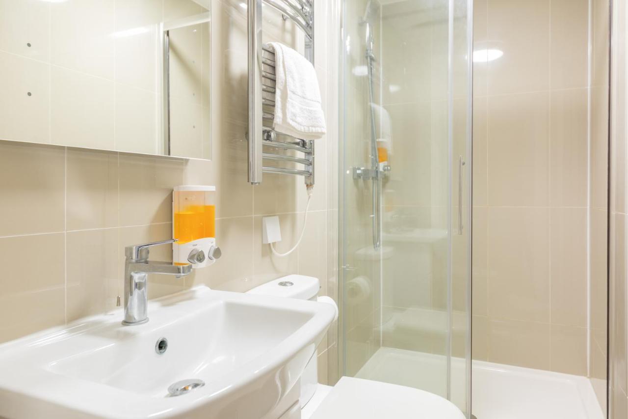 Book Today At Metro Serviced Apartments Bedford - Metro House ,Free Wifi エクステリア 写真
