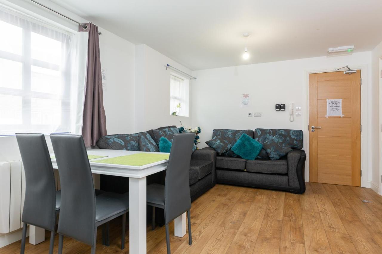 Book Today At Metro Serviced Apartments Bedford - Metro House ,Free Wifi エクステリア 写真