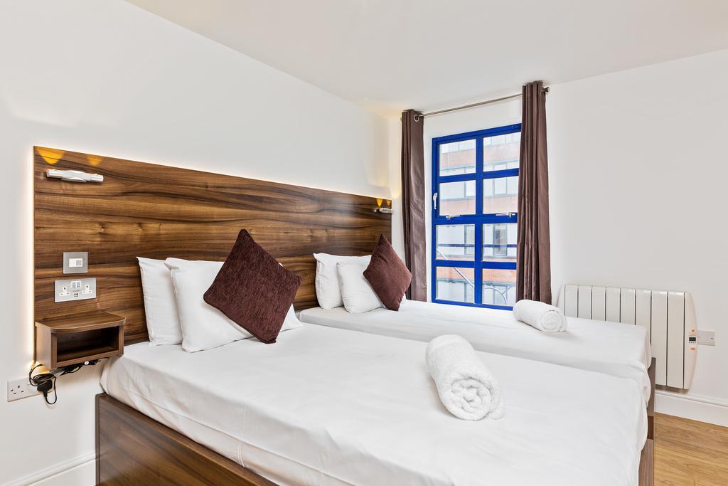 Book Today At Metro Serviced Apartments Bedford - Metro House ,Free Wifi エクステリア 写真