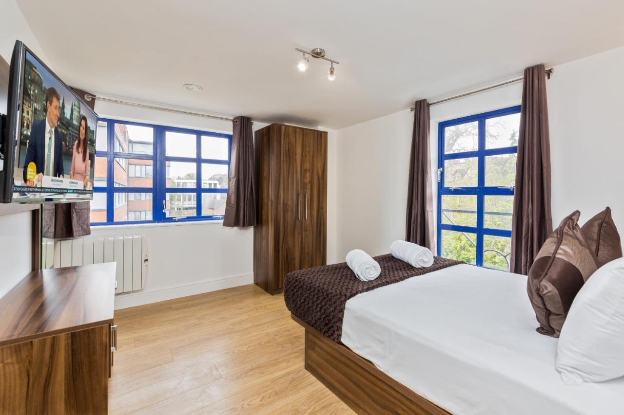 Book Today At Metro Serviced Apartments Bedford - Metro House ,Free Wifi エクステリア 写真